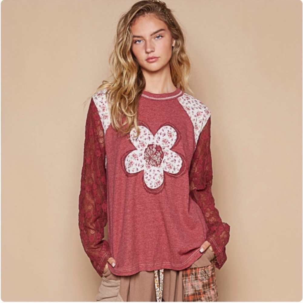 POL Long Sleeve Mixed-Media Floral Appliqué Tee in Dusty Rose and Cream